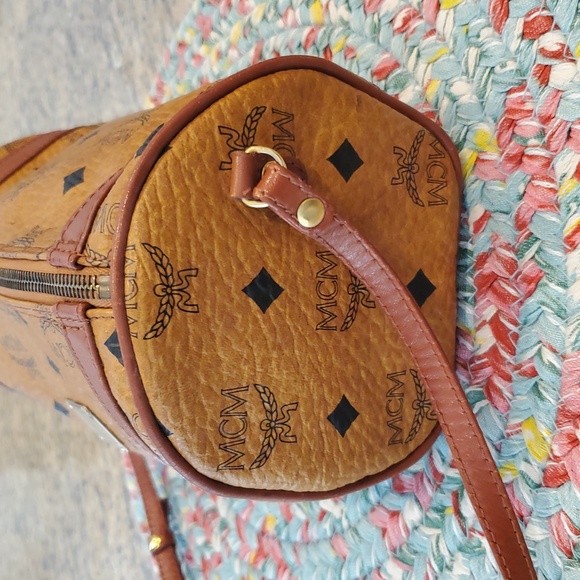 Authentic MCM Visetos Barrel Bag in Cognac in Excellent Vintage Condition - Picture 5 of 15